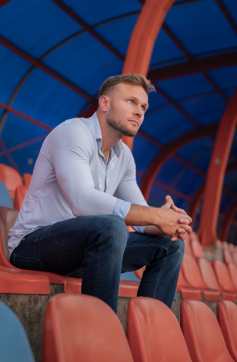 Marcin Zwolski na trybunach stadionu